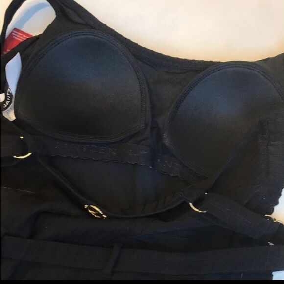 Jantzen size 6 Textured black belted swimsuit - Picture 9 of 9